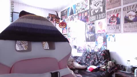 Snapshot of _succubowie_ chatting on 10.10.25 Succubowie online show from 10.10.25