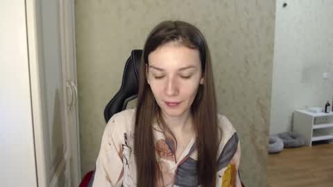 Snapshot of _sxnflower chatting on 11.07.25 Dora online show from 11.07.25