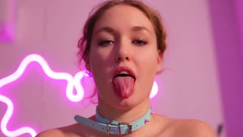 Snapshot of _taylor_swift chatting on 03.10.25 Taylor online show from 03.10.25