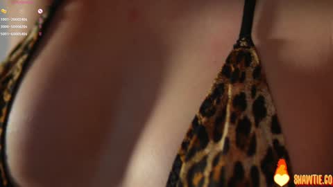 Snapshot of _taylor_swift chatting on 09.19.25 Taylor online show from 09.19.25