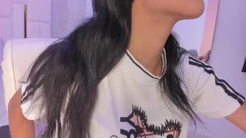Snapshot of _tinyrousse_ chatting on 10.21.25 Rousse online show from 10.21.25