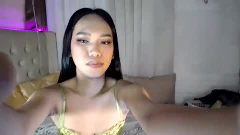 Snapshot of _ursweetapple_ chatting on 12.10.24 MS. apple online show from 12.10.24