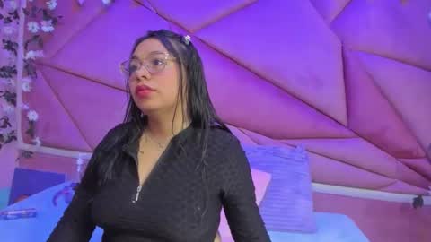 _violeta18_ online show from 11.08.25