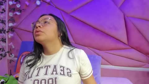 _violeta18_ online show from 11.27.25