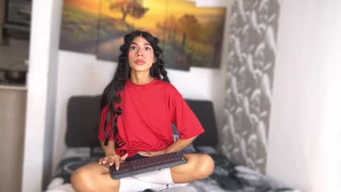 Snapshot of _violetadulce chatting on 01.04.25 Violeta online show from 01.04.25