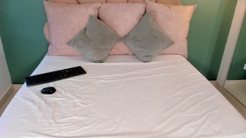 Snapshot of _vix555_ chatting on 12.15.24 Vix online show from 12.15.24