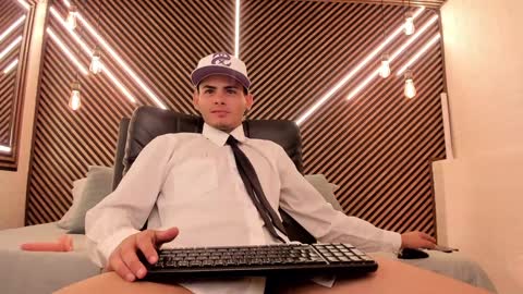  white fox  online show from 02.07.25