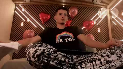  white fox  online show from 02.18.25