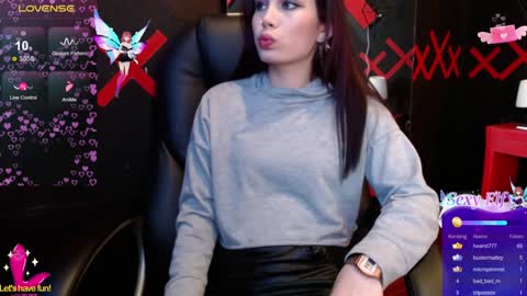 Yuyi online show from 01.22.25