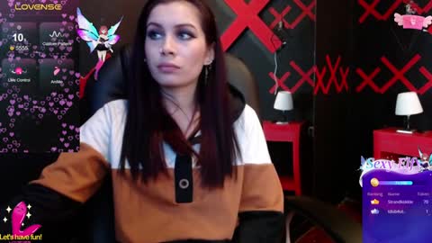 Yuyi online show from 01.23.25