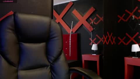 Yuyi online show from 03.06.25