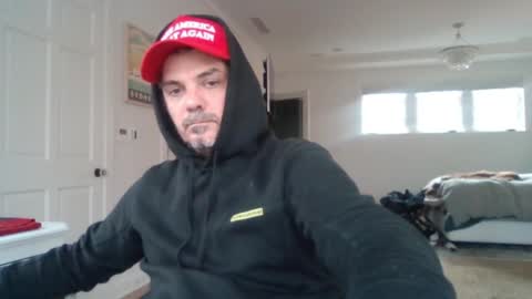 Snapshot of _zeus____ chatting on 01.11.25 Zeus online show from 01.11.25