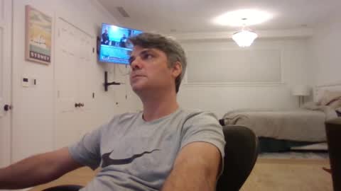 Snapshot of _zeus____ chatting on 01.14.25 Zeus online show from 01.14.25