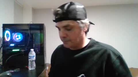 Snapshot of _zeus____ chatting on 03.10.25 Zeus online show from 03.10.25