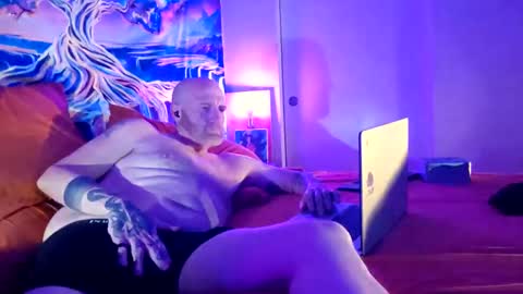 Snapshot of a_bad_guy_duh chatting on 10.09.25 a_bad_guy_duh online show from 10.09.25