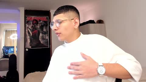 Snapshot of a_lejandro_08 chatting on 12.22.24 alejo online show from 12.22.24