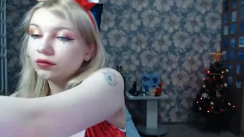 Snapshot of aalicebubble chatting on 12.11.24 Alice online show from 12.11.24