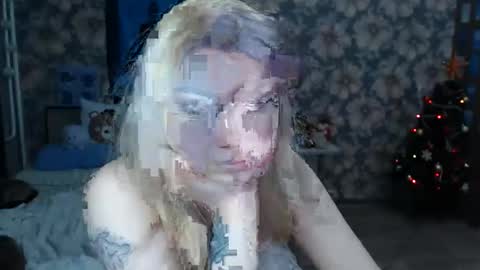 Snapshot of aalicebubble chatting on 12.26.24 Alice online show from 12.26.24