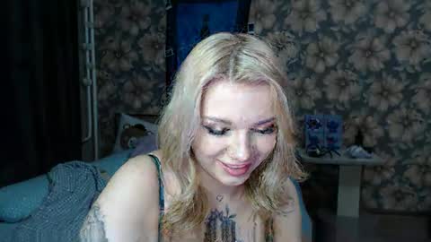 Snapshot of aalicebubble chatting on 01.21.25 Alice online show from 01.21.25