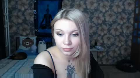 Snapshot of aalicebubble chatting on 02.13.25 Alice online show from 02.13.25