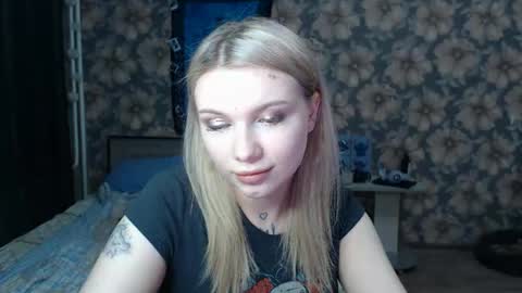 Snapshot of aalicebubble chatting on 02.18.25 Alice online show from 02.18.25