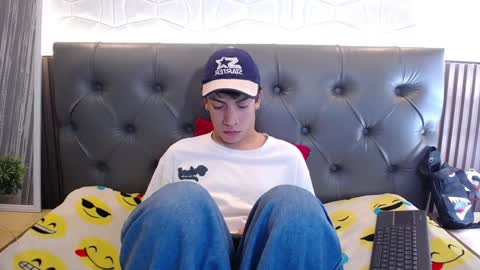 Snapshot of aaron_blink1 chatting on 12.02.24 Aaron online show from 12.02.24
