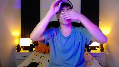 Snapshot of aaron_blink1 chatting on 01.03.25 Aaron online show from 01.03.25