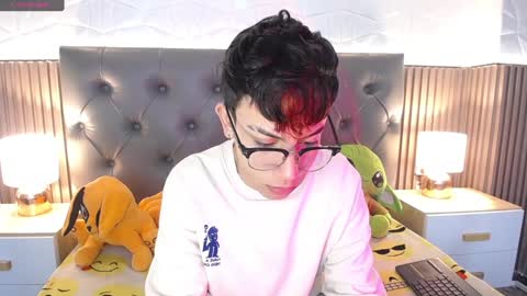 Snapshot of aaron_blink1 chatting on 01.07.25 Aaron online show from 01.07.25