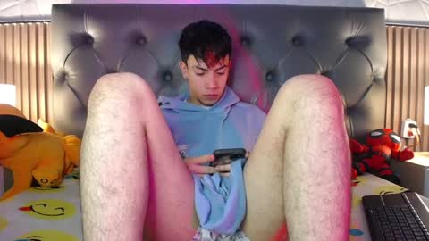 Snapshot of aaron_blink1 chatting on 01.09.25 Aaron online show from 01.09.25