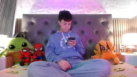 Snapshot of aaron_blink1 chatting on 01.22.25 Aaron online show from 01.22.25
