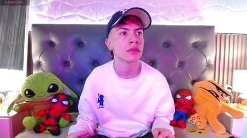 Snapshot of aaron_blink1 chatting on 01.27.25 Aaron online show from 01.27.25