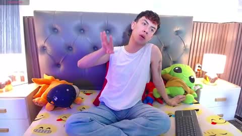 Snapshot of aaron_blink1 chatting on 02.11.25 Aaron online show from 02.11.25