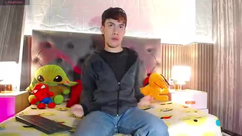 Snapshot of aaron_blink1 chatting on 02.18.25 Aaron online show from 02.18.25