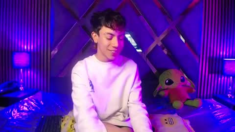 Snapshot of aaron_blink1 chatting on 03.04.25 Aaron online show from 03.04.25