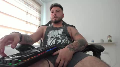 Snapshot of aaron_coltten chatting on 12.03.25 Aaron Coltten online show from 12.03.25