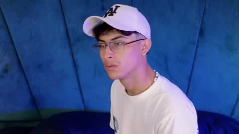 Aaron Ezequiel online show from 09.28.25