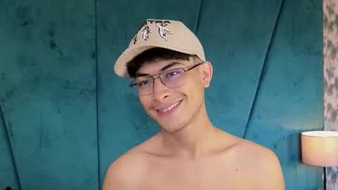 Aaron Ezequiel online show from 09.29.25