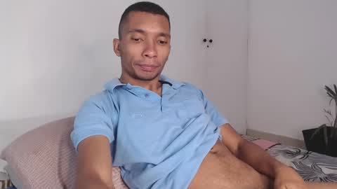 Snapshot of aaronblack1_ chatting on 02.18.25 Heyy my name is Aaron online show from 02.18.25