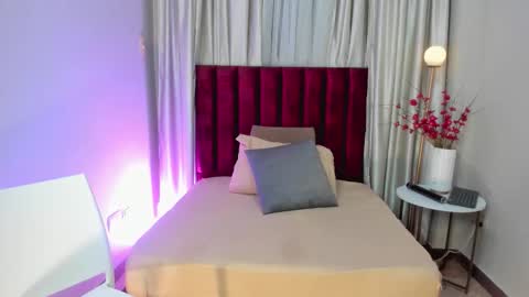 Snapshot of abbiejoness_ chatting on 11.27.25 Abbie Joness online show from 11.27.25