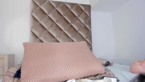 Snapshot of abby_me chatting on 01.27.25 A B B Y online show from 01.27.25