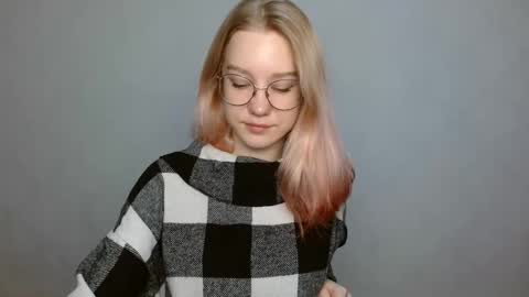 Snapshot of abbymoore__ chatting on 12.28.24 Abby Lovense is active online show from 12.28.24