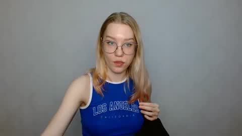 Snapshot of abbymoore__ chatting on 02.02.25 Abby Lovense is active online show from 02.02.25