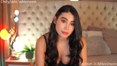 Snapshot of abie_owen chatting on 12.19.24 abie_owen online show from 12.19.24