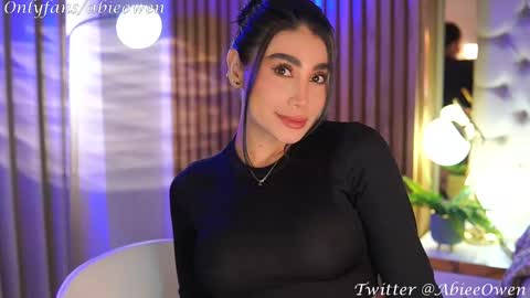 Snapshot of abie_owen chatting on 02.19.25 abie_owen online show from 02.19.25