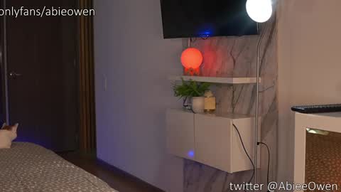 Snapshot of abie_owen chatting on 09.27.25 abie_owen online show from 09.27.25