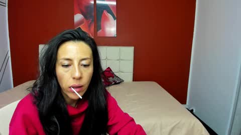 Snapshot of abrillee1 chatting on 01.24.25 ABRIL online show from 01.24.25