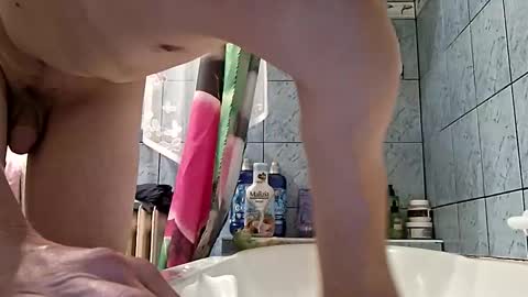 Snapshot of adam000985057 chatting on 10.08.25 adam000985057 online show from 10.08.25