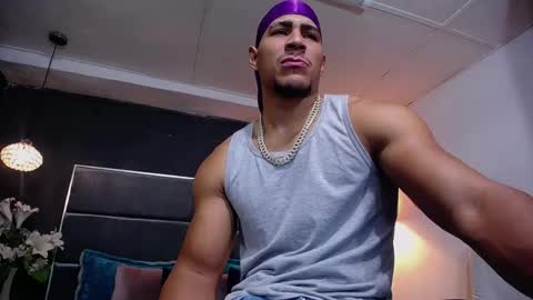 adam_fit19cm online show from 09.12.25