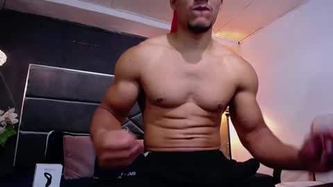 adam_fit19cm online show from 10.18.25
