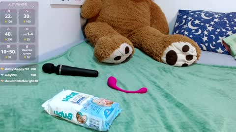 Snapshot of adams_niki chatting on 02.08.25 ADAMS Y NIKI online show from 02.08.25